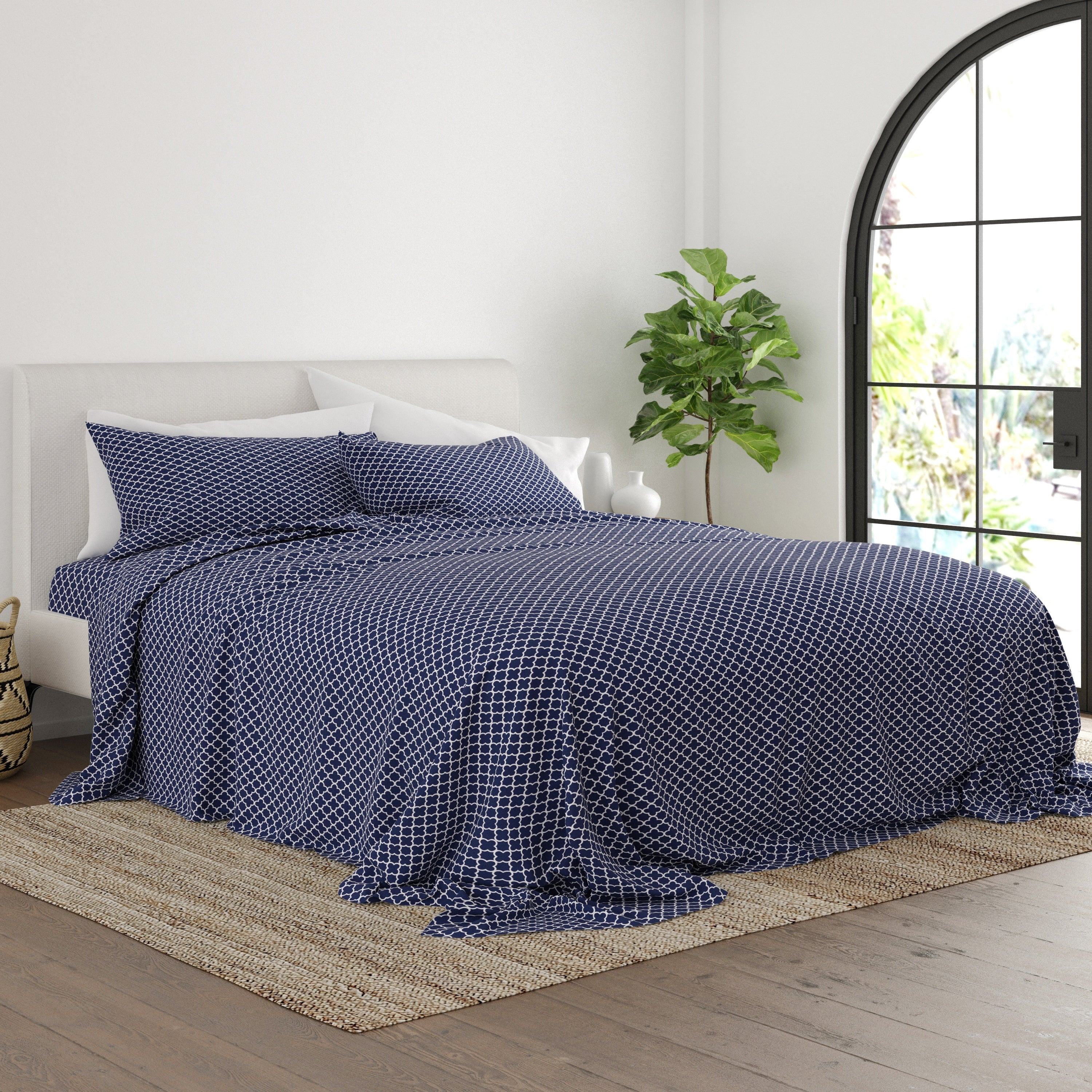 Merit Linens 4 Piece Premium Quatrefoil Pattern Bed Sheet Set