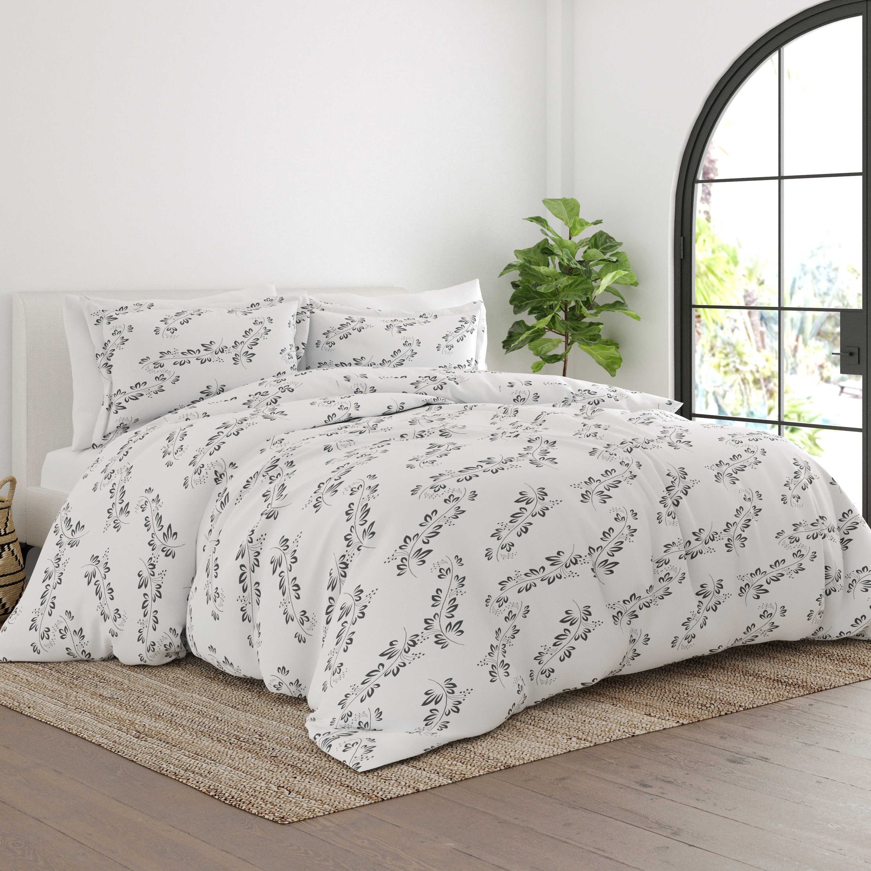 Merit Linens Premium Ultra Soft 3 Piece Simple Vine Print Duvet Cover Set
