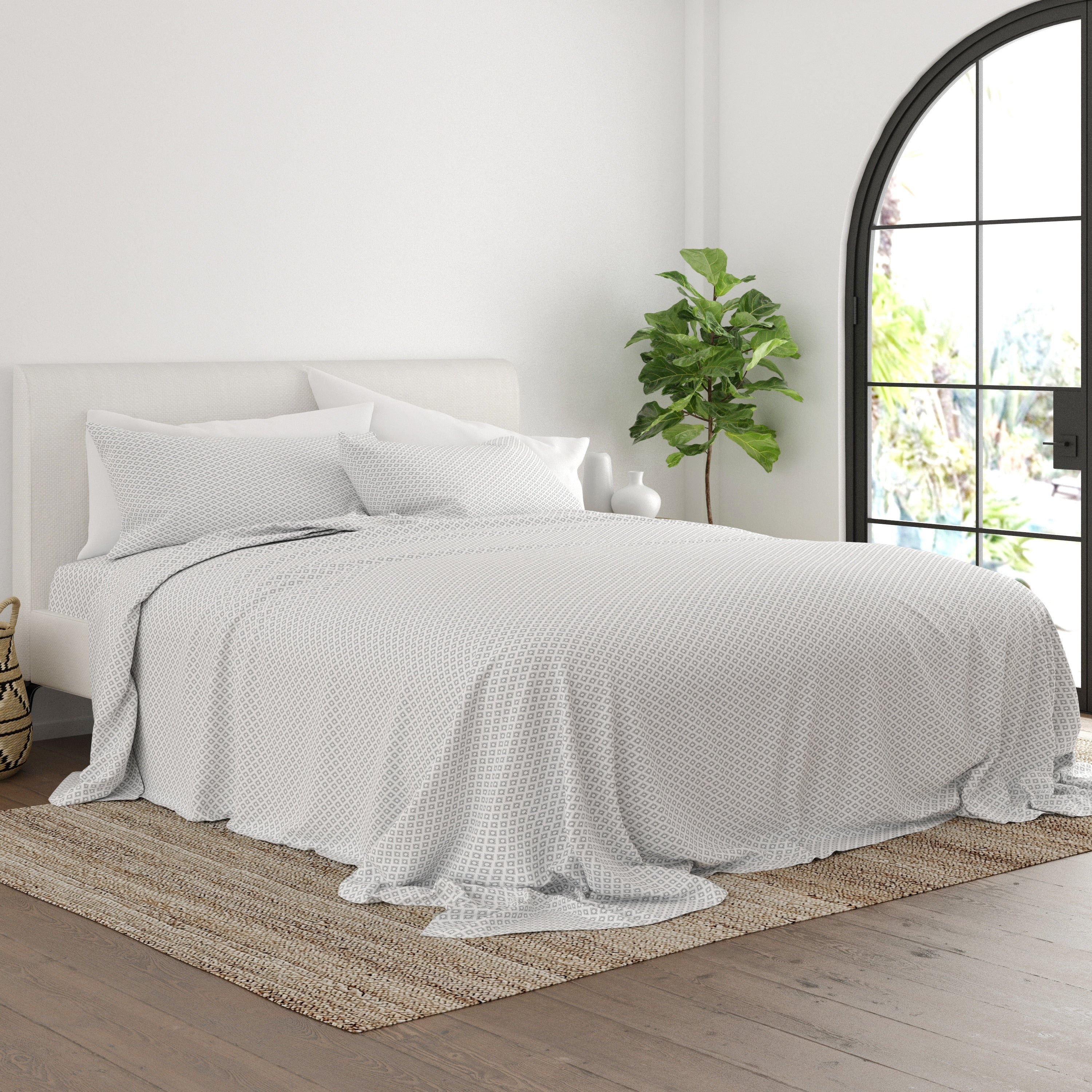 Merit Linens Premium Ultra Soft Polaris Pattern 4 Piece Bed Sheet Set