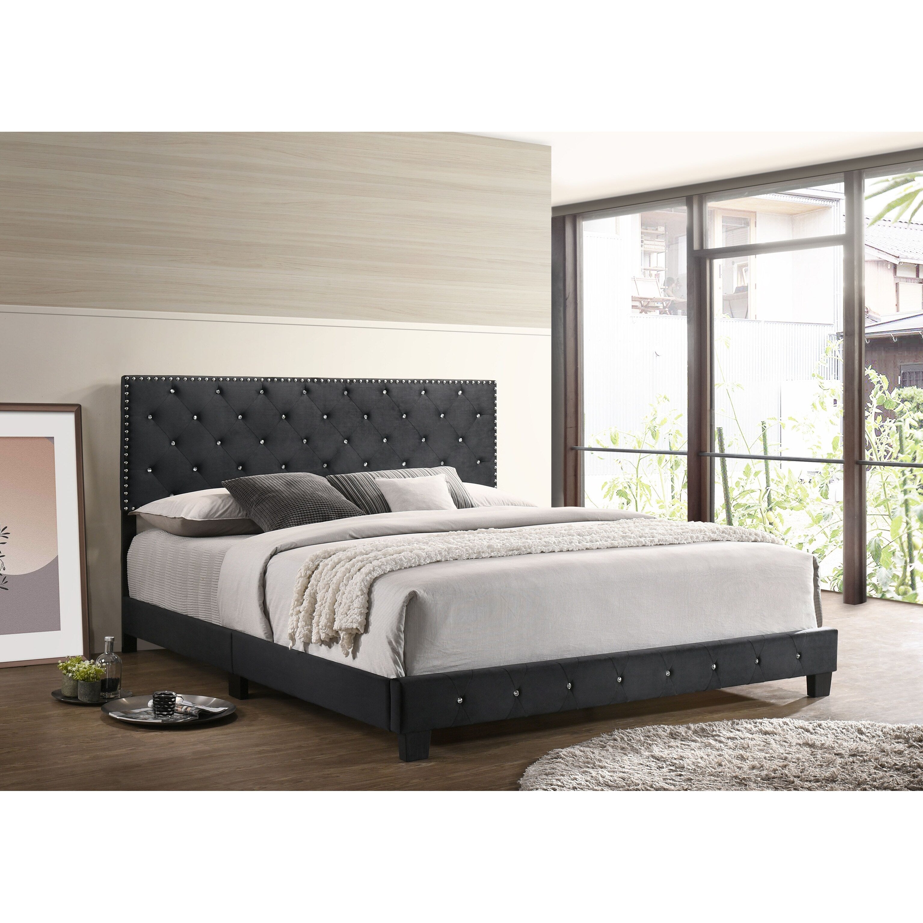 Suffolk Velvet Nailhead Bed