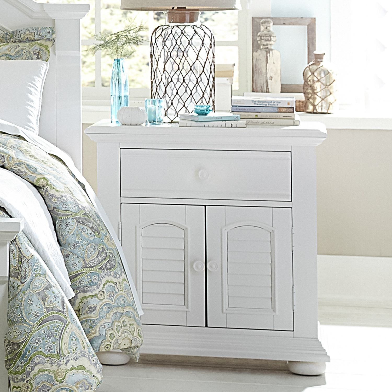 Summer House Oyster White Cottage Nightstand
