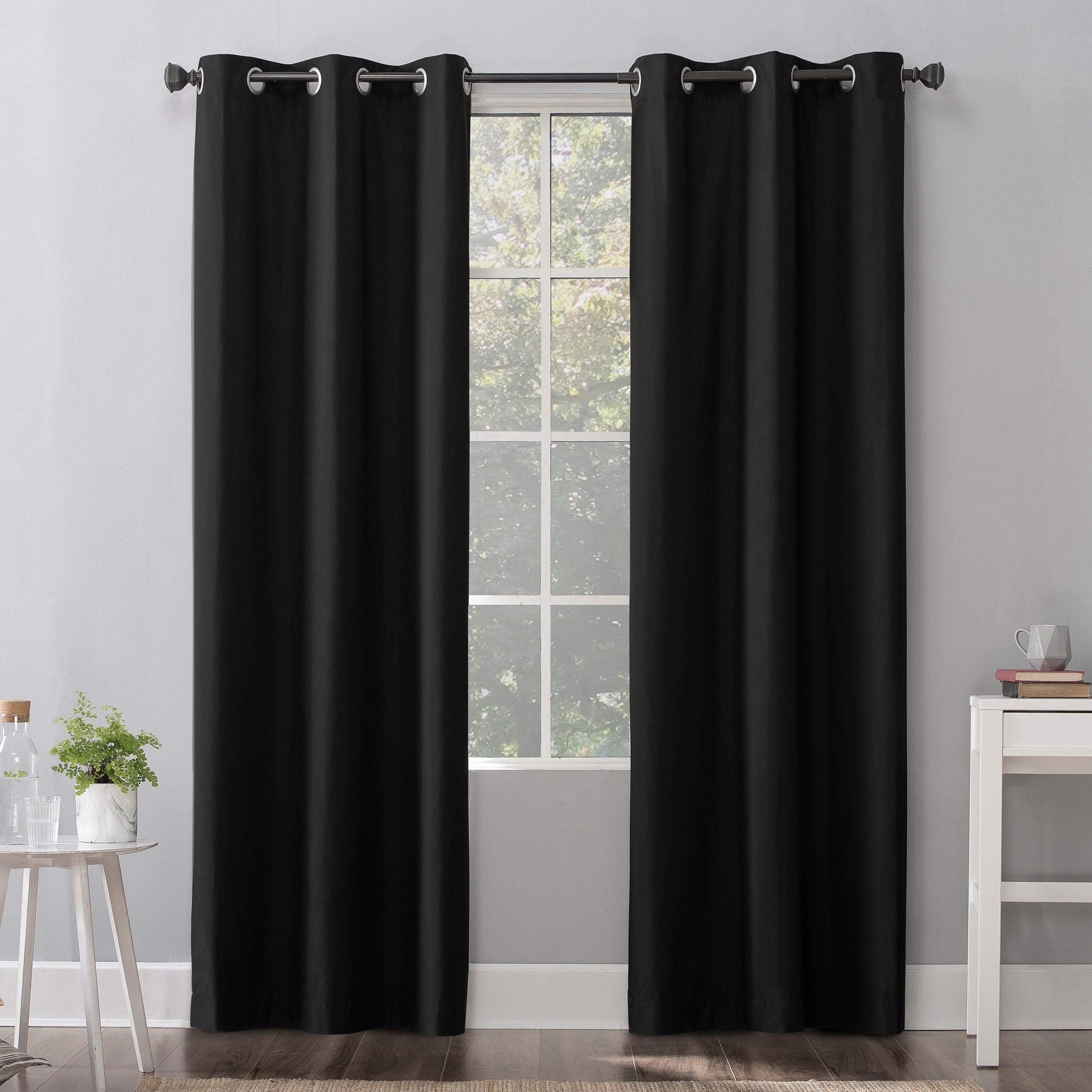 Sun Zero Cyrus Thermal Total Blackout Grommet Curtain Panel