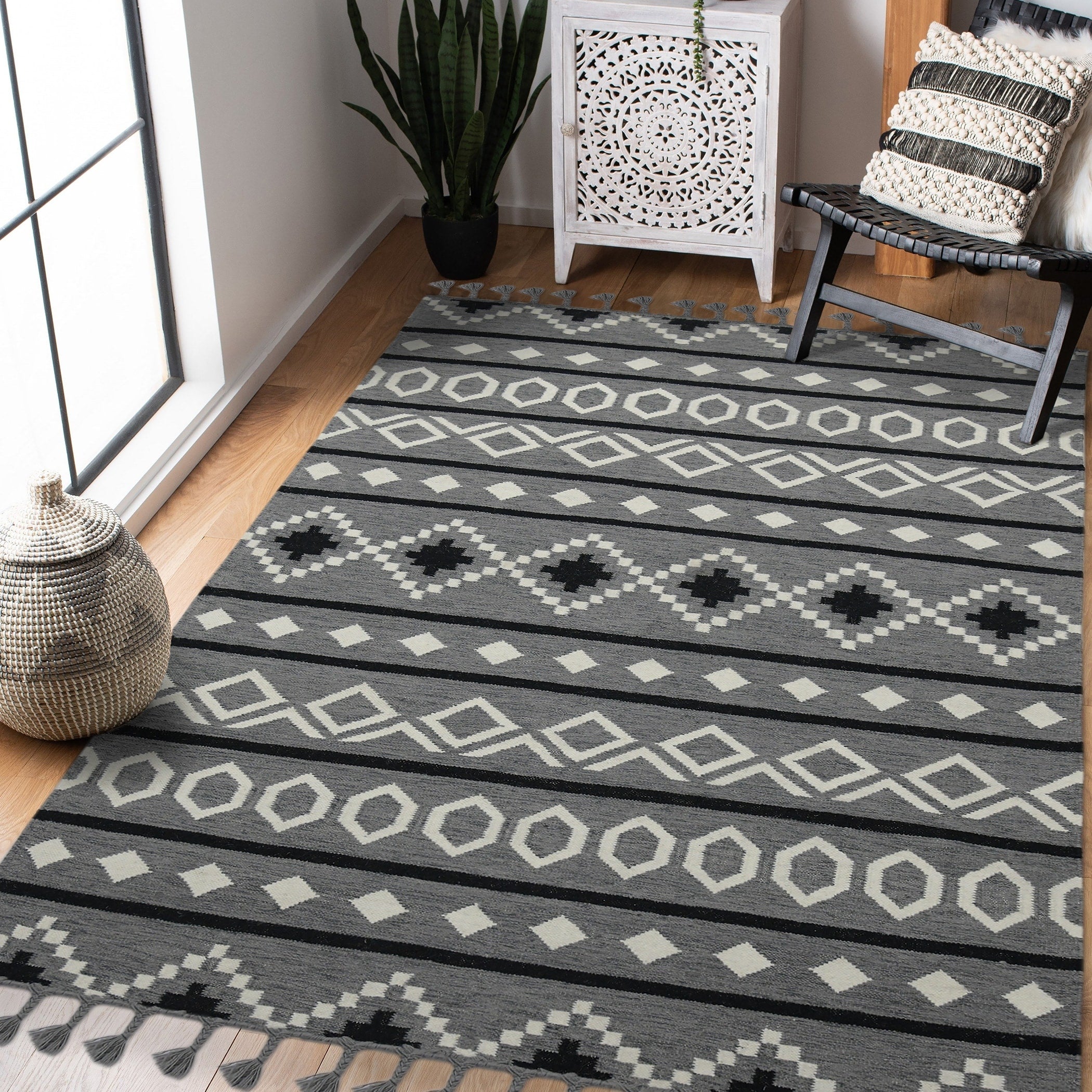 Handmade Flat Weave Itza Gray Rug 5 X 8