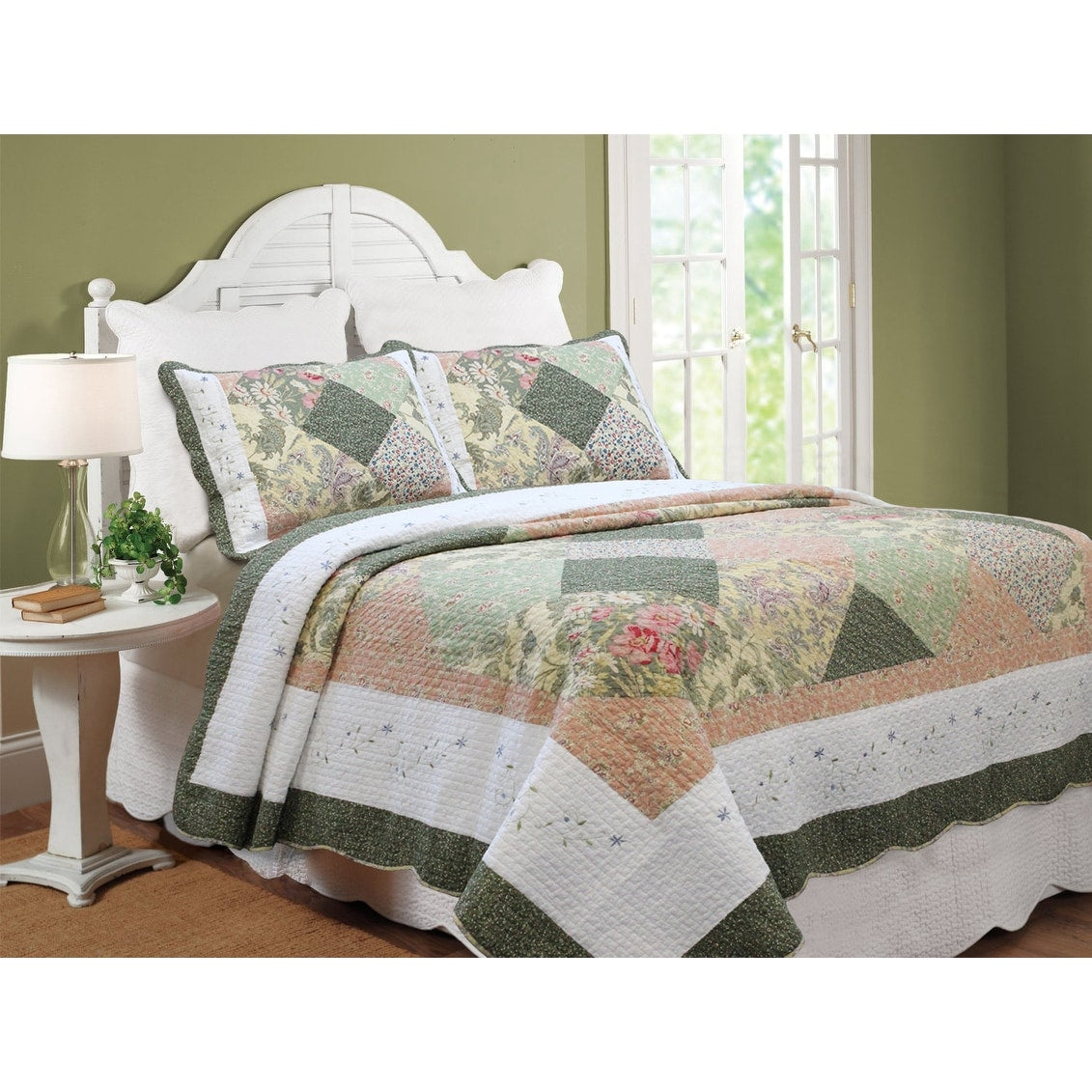 The Gray Barn Cypress Ridge Forest Patchwork 3 Piece Quilt Set