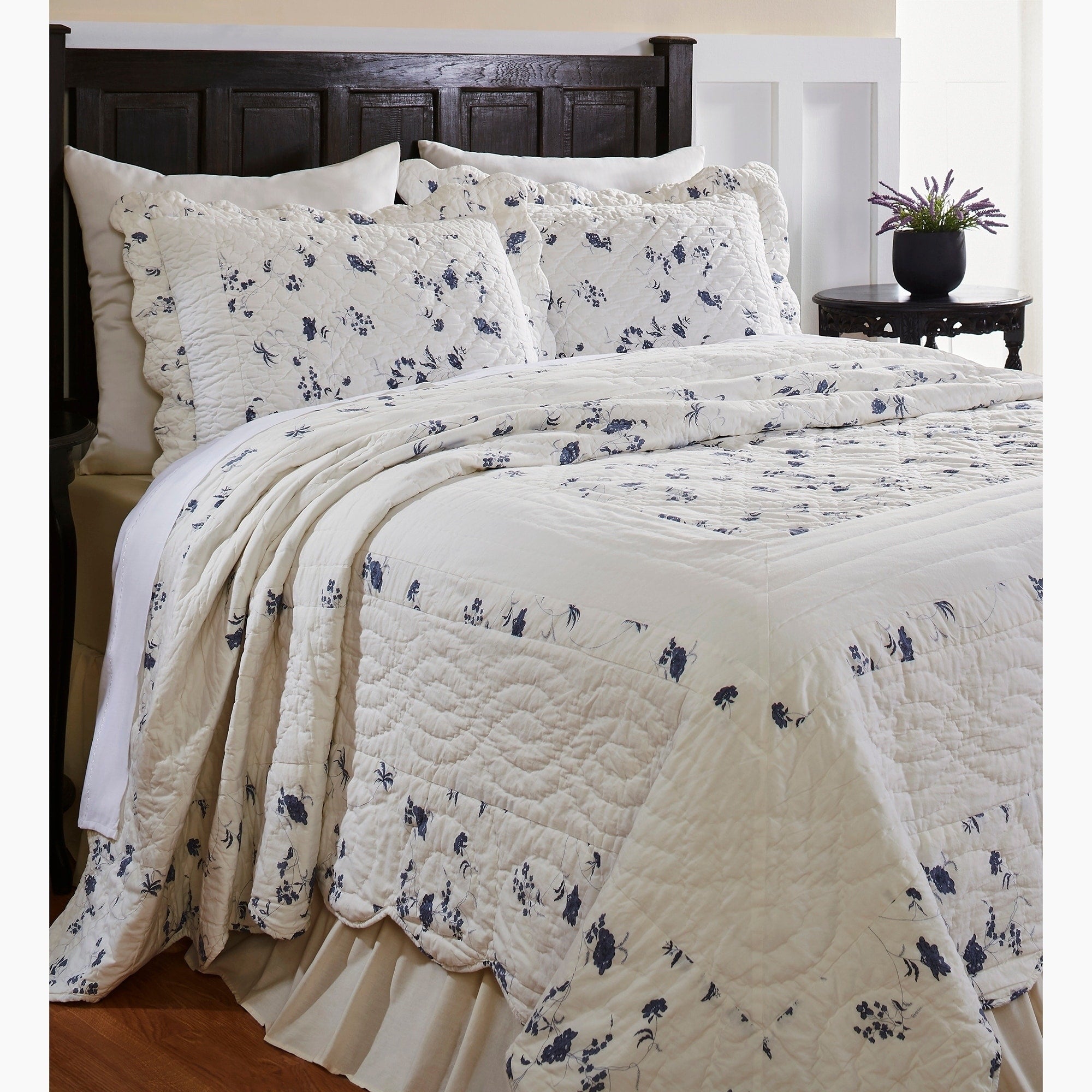 The Gray Barn Newgrange Reversible 3 Piece Quilt Set