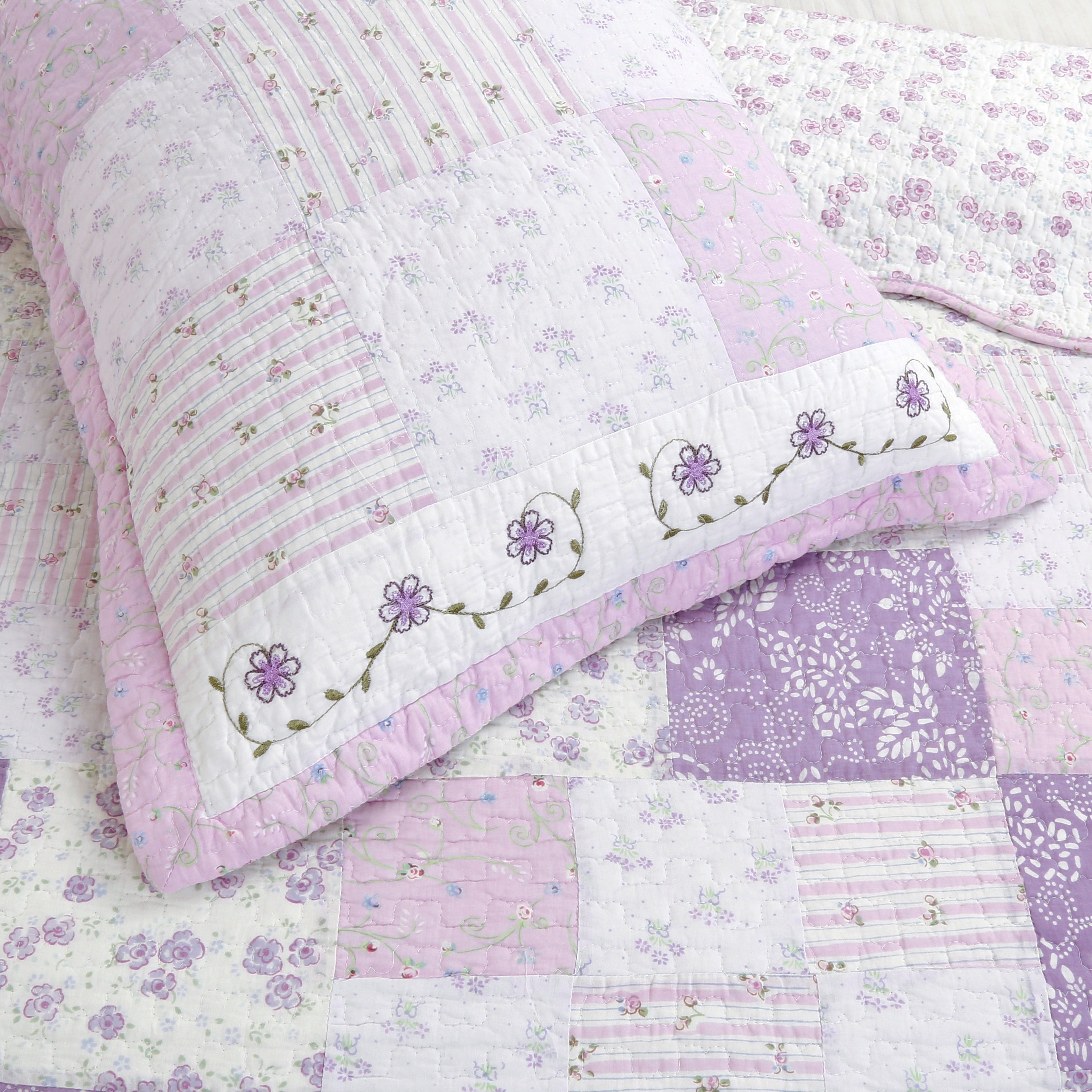 The Gray Barn Quay Road Lilac Patckwork Quilt And Sham Set