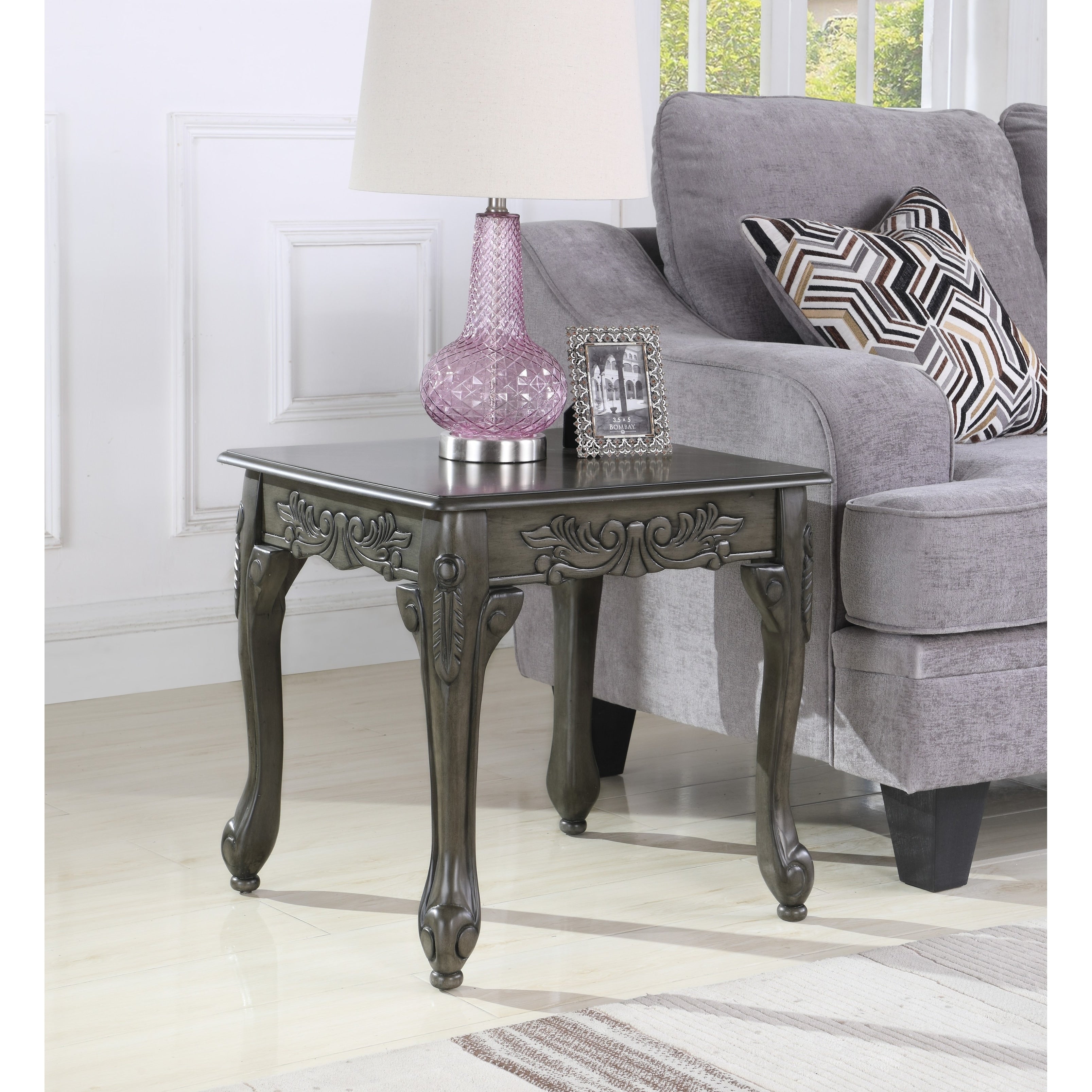 Traditional Ornate Detailing Wood End Table