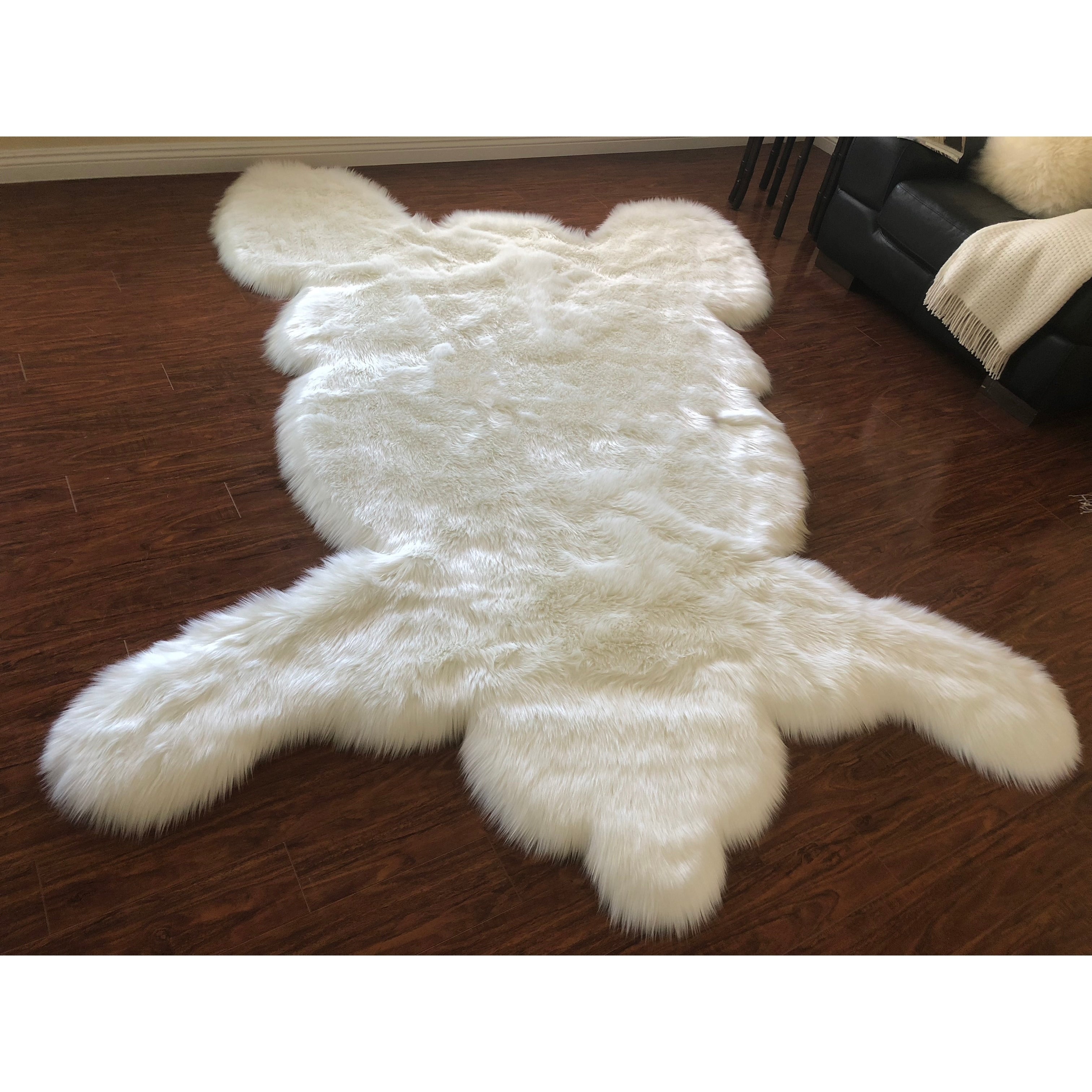 Silver Orchid Spangsfeldt Luxurious Faux Bearskin Pelt Shag Area Rug