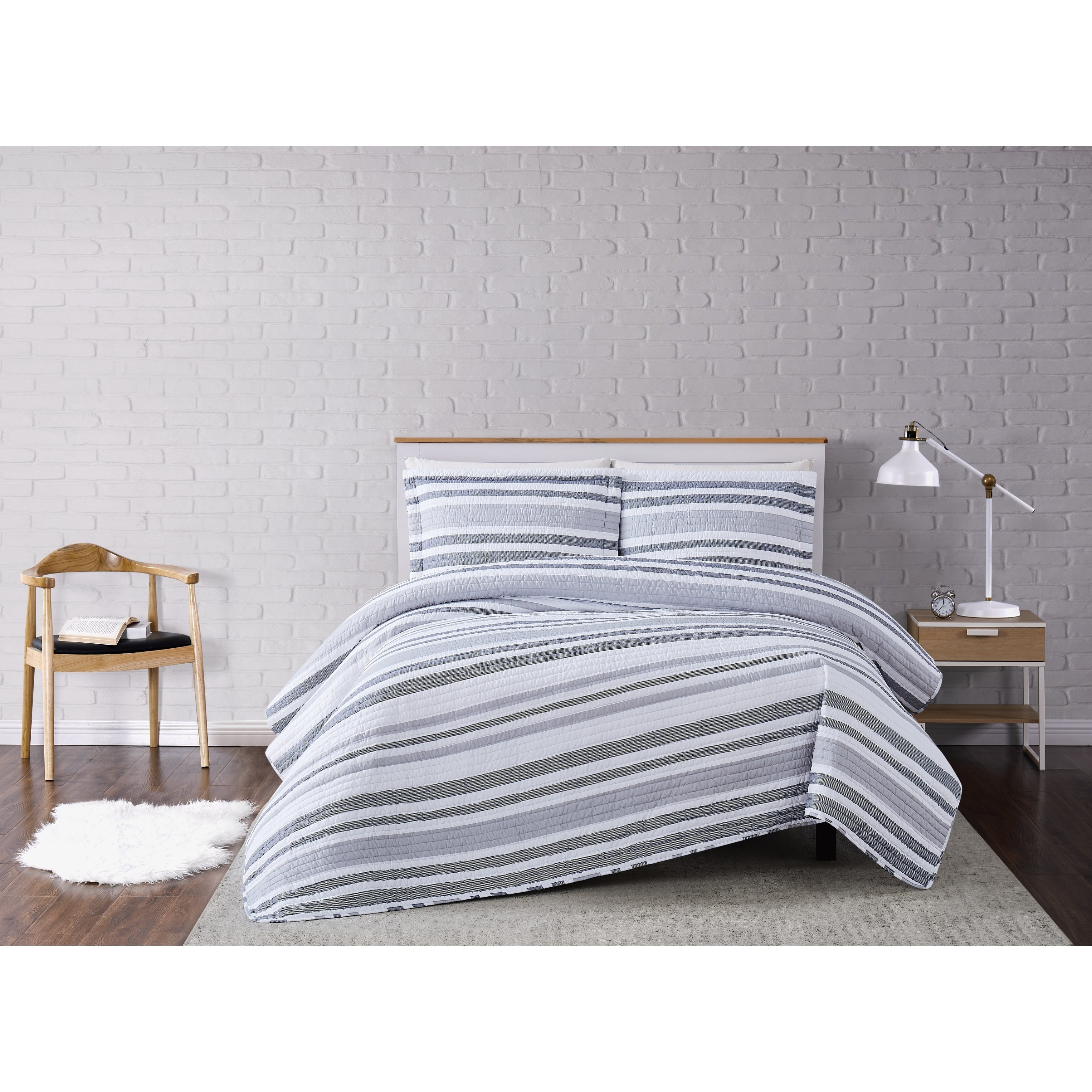 Porch Den Wickiup Striped 3 Piece Quilt Set