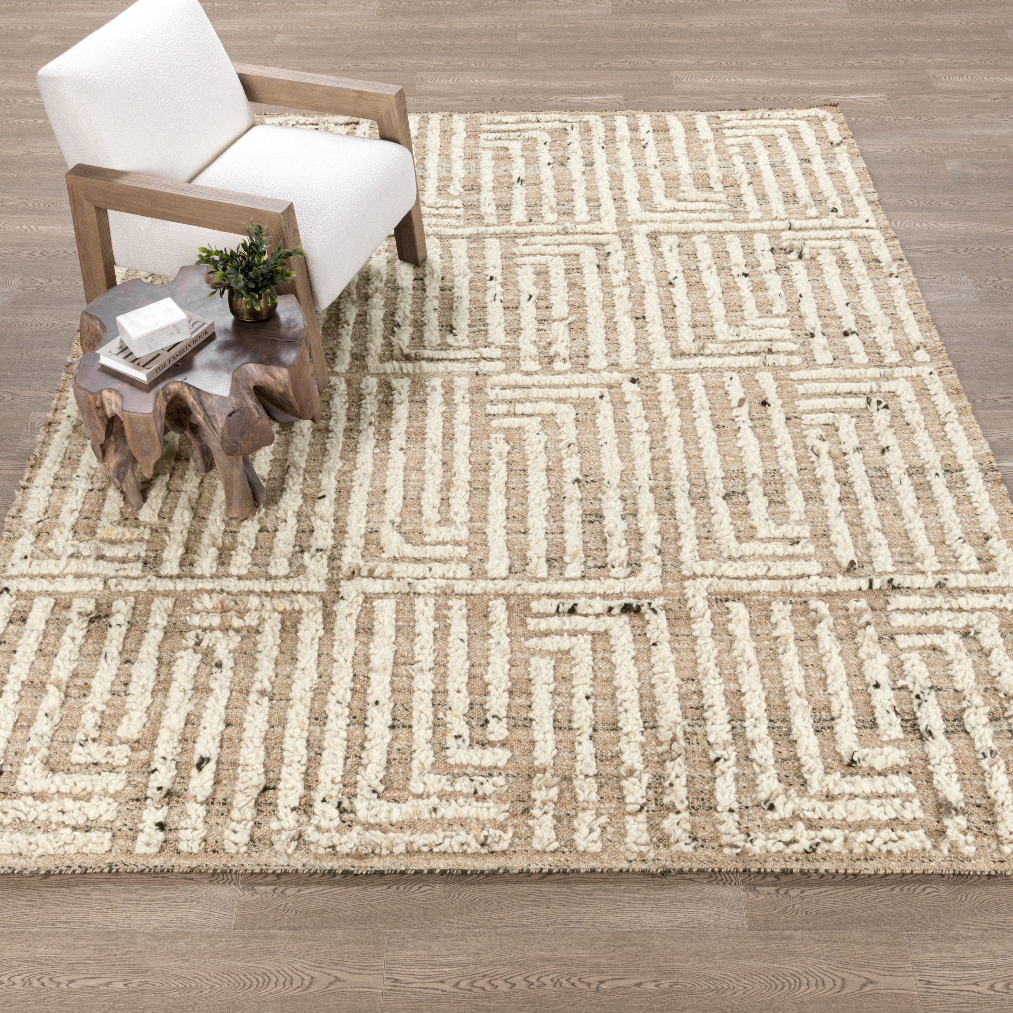 Tuku Handwoven Jute Blend Accent Rug