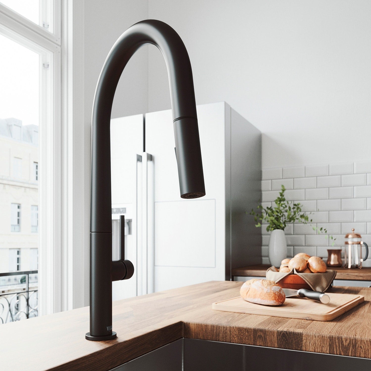 Vigo Greenwich Matte Black Pull Down Spray Kitchen Faucet