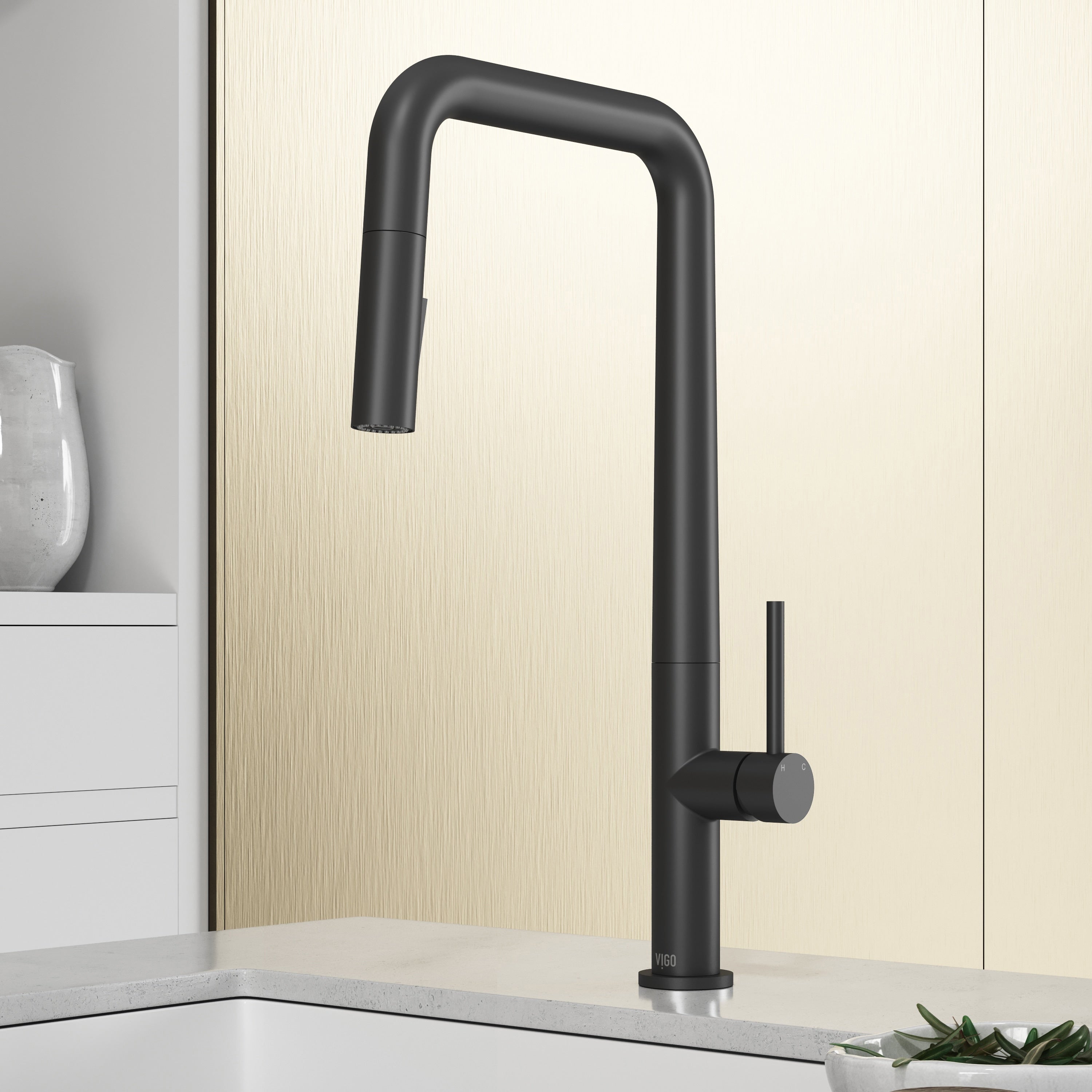 Vigo Parsons Kitchen Faucet In Matte Black