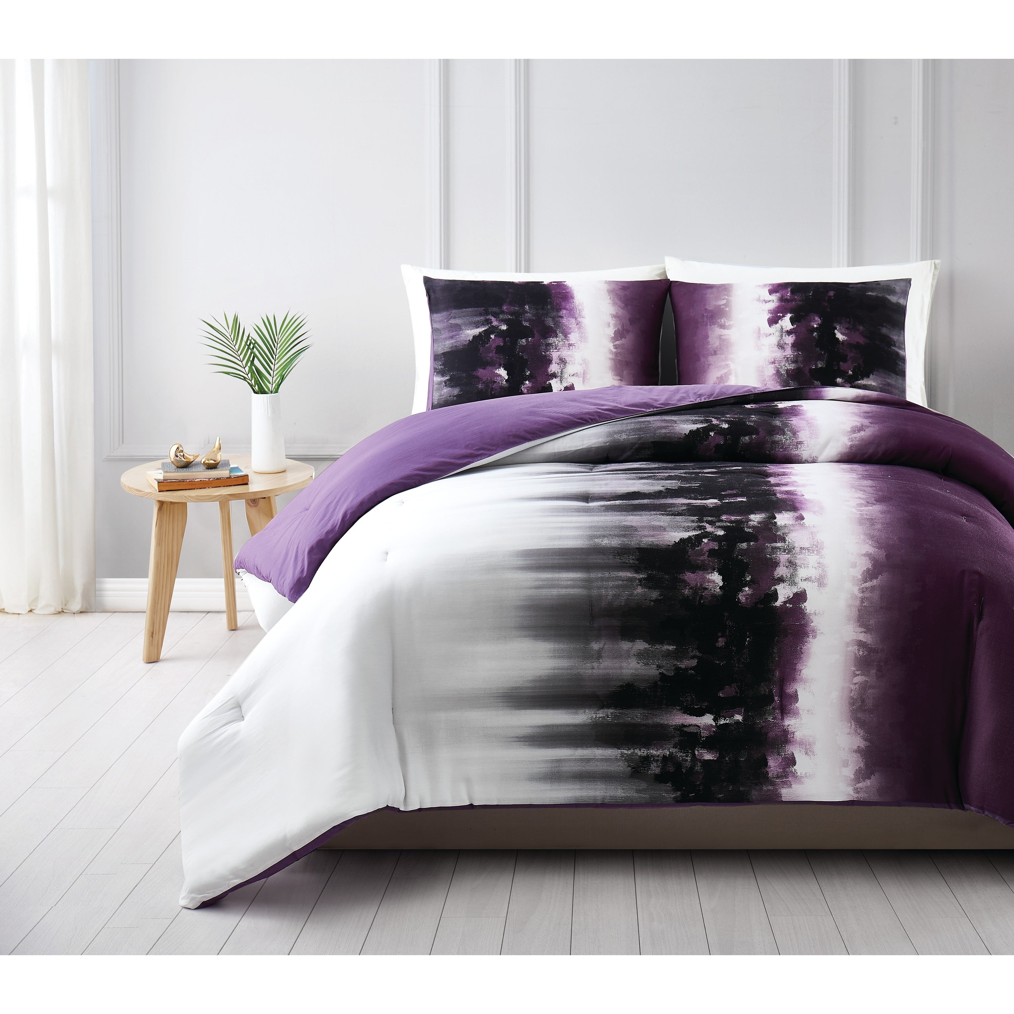 Vince Camuto Mirrea Comforter Set