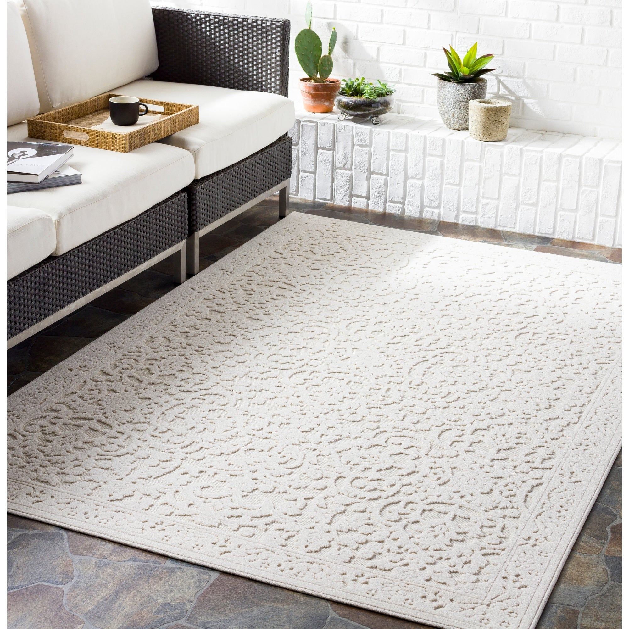Wendell Indoor Outdoor Floral Damask Area Rug