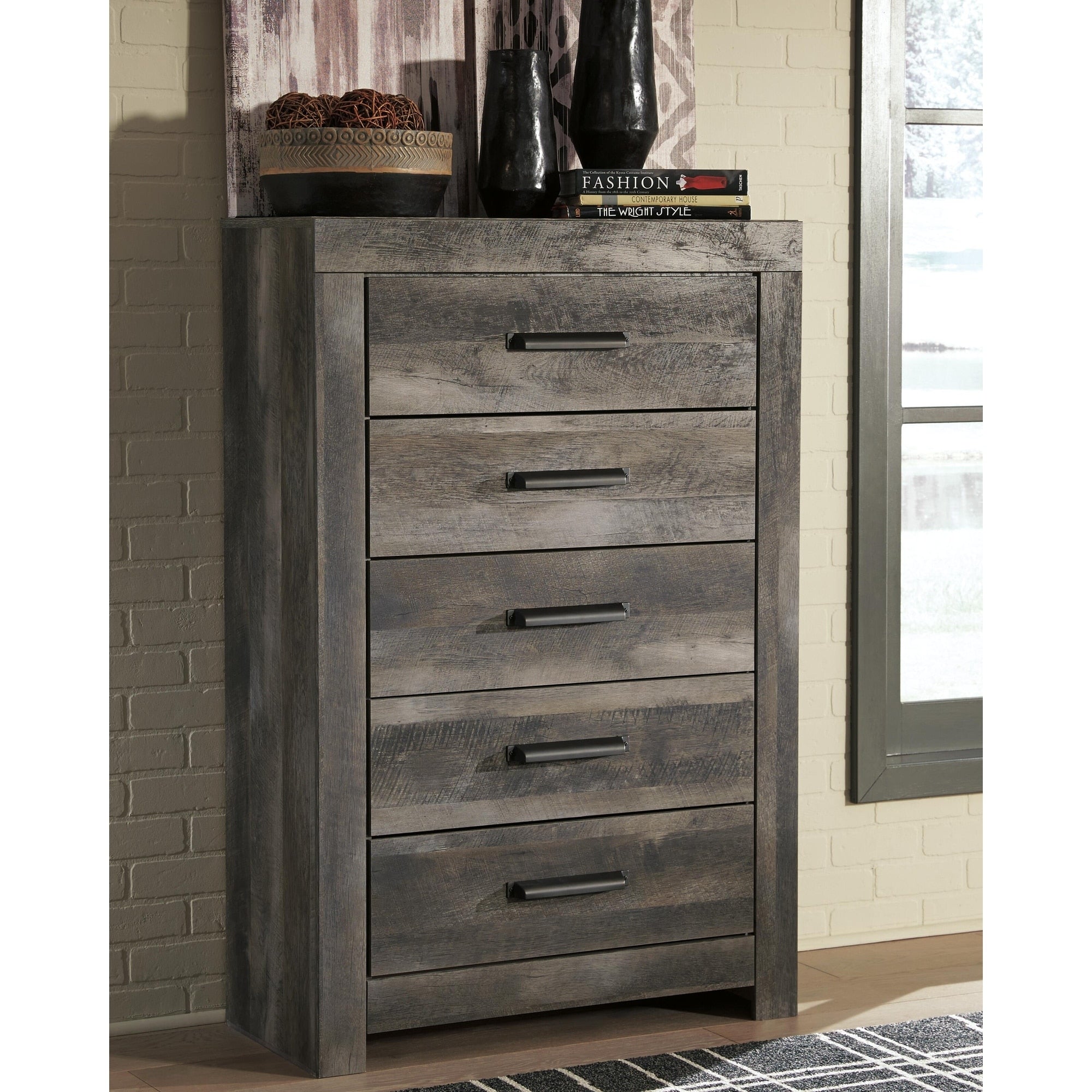 Wynnlow Casual Grey Five Drawer Chest