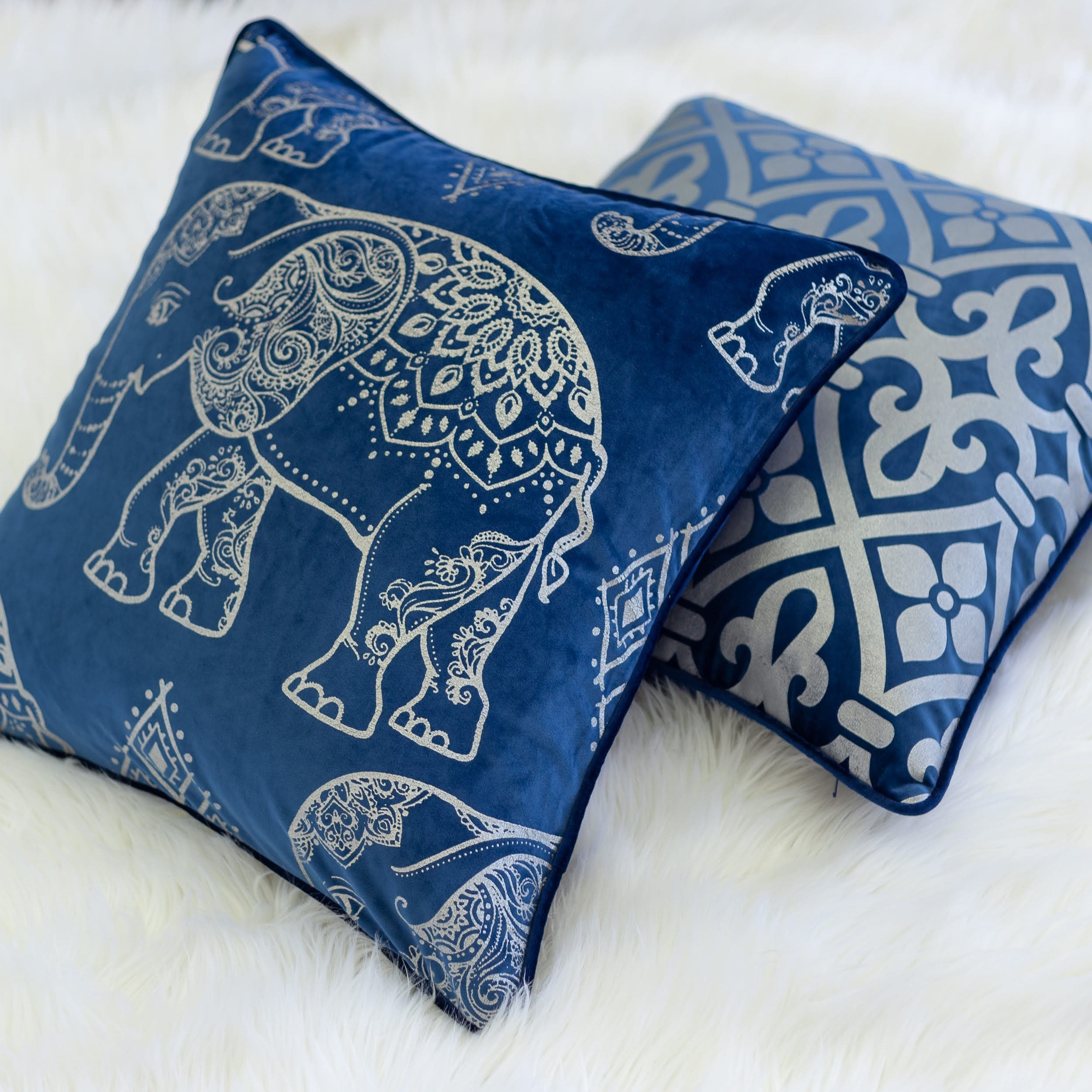 Yara Velvet With Applique 20 Square Decorative Throw Pillow 2Pk