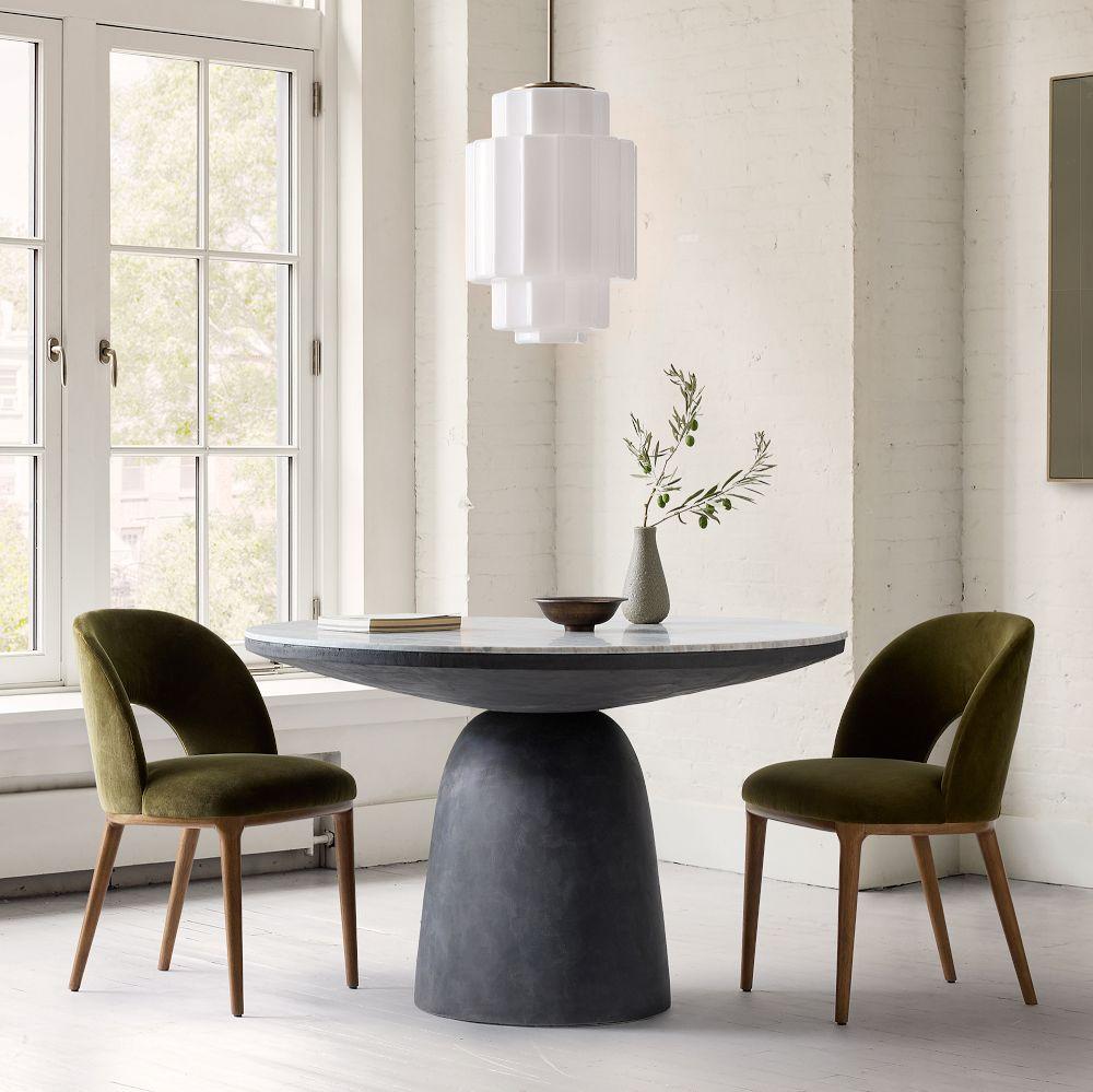 Leona Round Dining Table (122 cm)