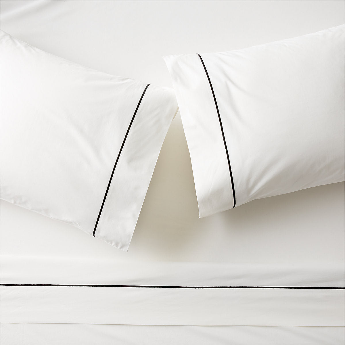 Marisal Organic Cotton 400 Thread Count Percale White and Black Standard Pillowcases Set of 2