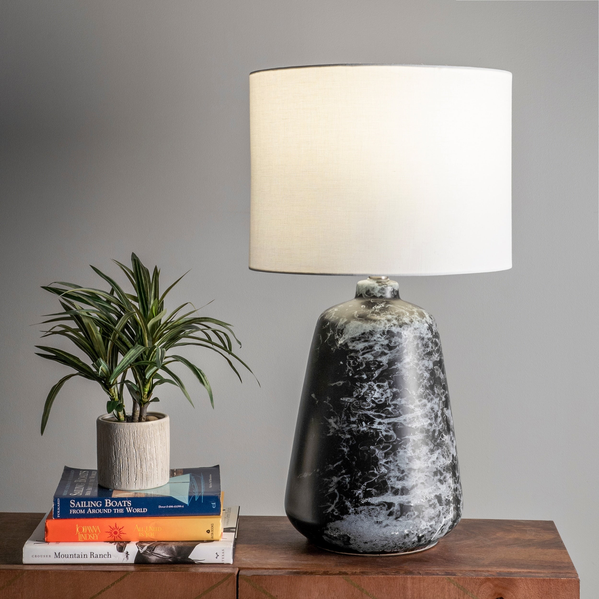 Nuloom Brockton 27 Ceramic Table Lamp