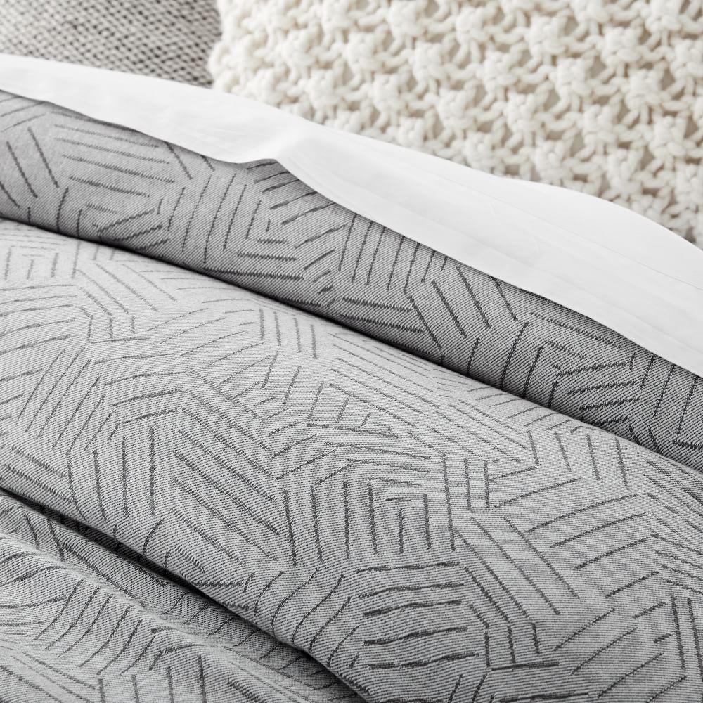 Organic Flannel Tossed Lines Duvet Cover & Pillowcases - Light Grey