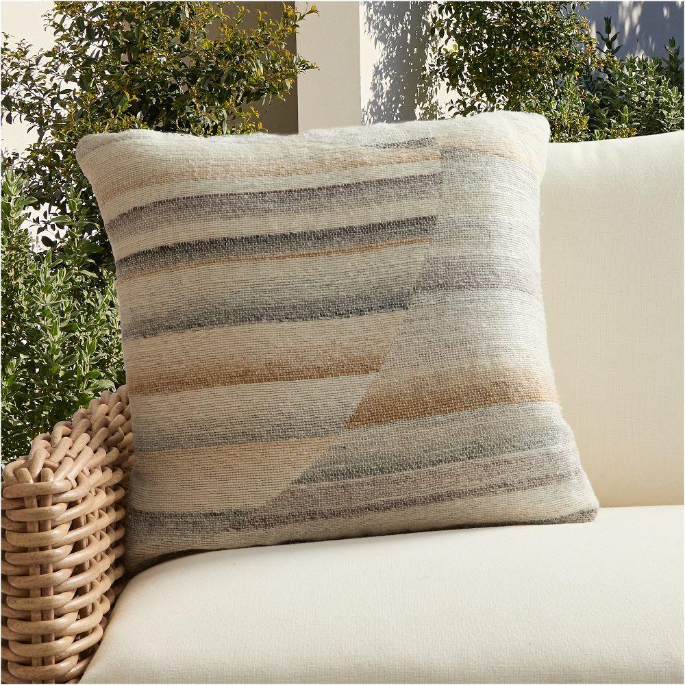 Outdoor Striated Curve Cushion