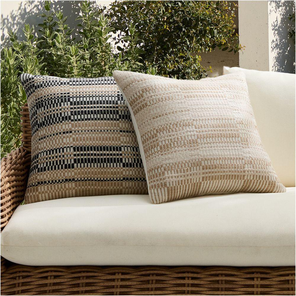 Outdoor Variegated Plaid Cushion