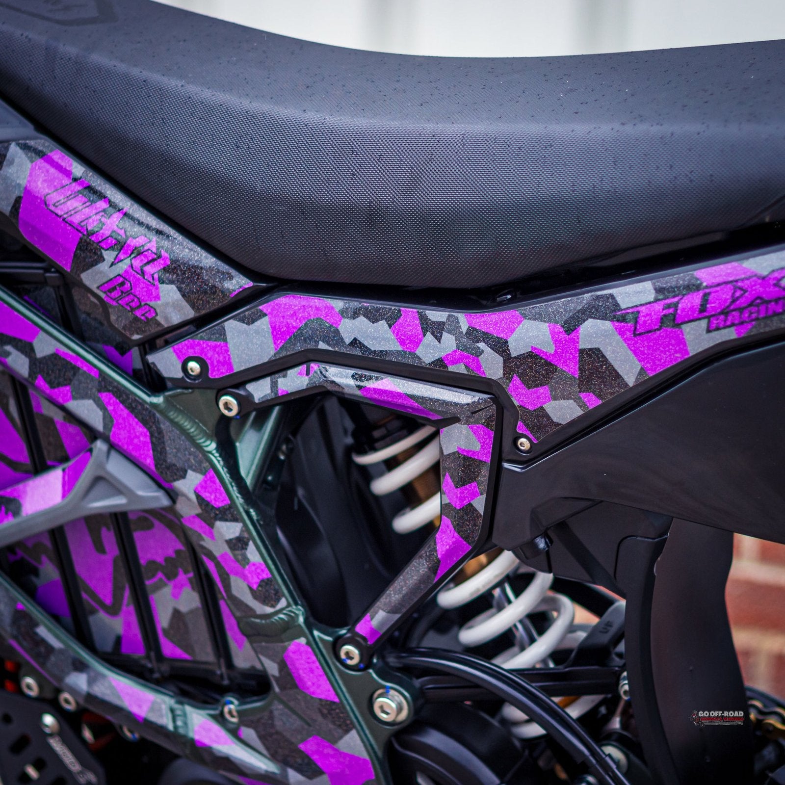 ULTRA BEE FOX RACING FULL COVERAGE GRAPHICS KIT